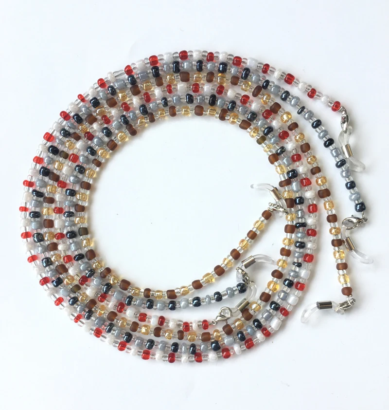 Small Beaded Glasses Chain Women detail (2)
