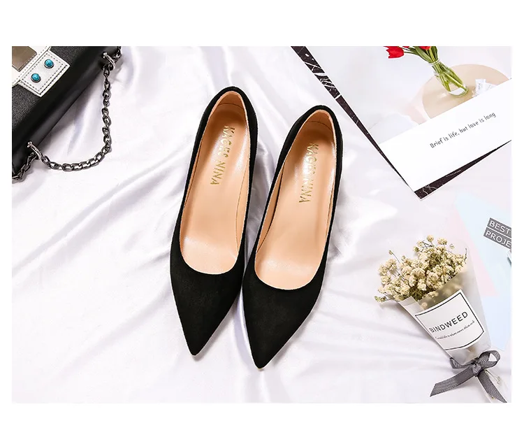 Осенние женские туфли-лодочки на квадратном каблуке; пикантные Свадебные модельные туфли на высоком каблуке 6,5 см; женские туфли с острым закрытым носком; Цвет Серебристый