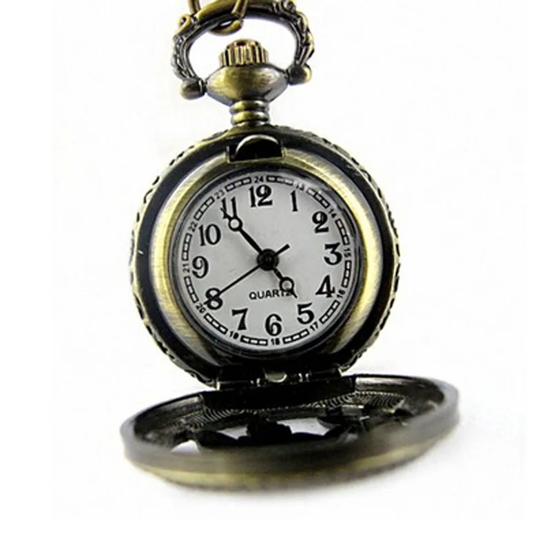 

Moment # L05 2018 Fashion New Retro Bronze Butterfly and Flower Openwork Cover Pocket Quartz Watch