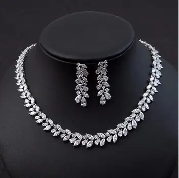 

CLEAR FAMOUS BRAND BRILLIANT CRYSTAL ZIRCON EARRINGS AND NECKLACE JEWELRY SET WEDDING DRESS ACCESSARIES