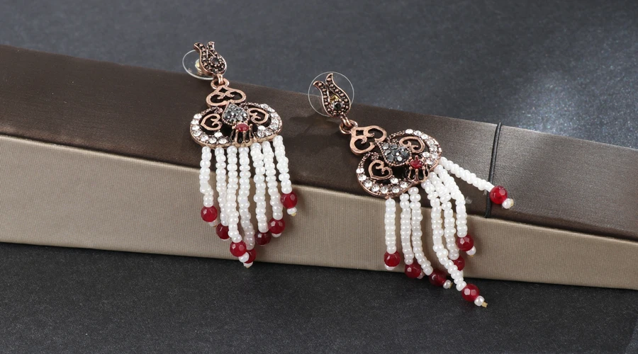Винтажные белые бусы серьги с кисточками для женщин красный натуральный камень кристалл Длинные свадебные серьги под старину золото индийские ювелирные изделия