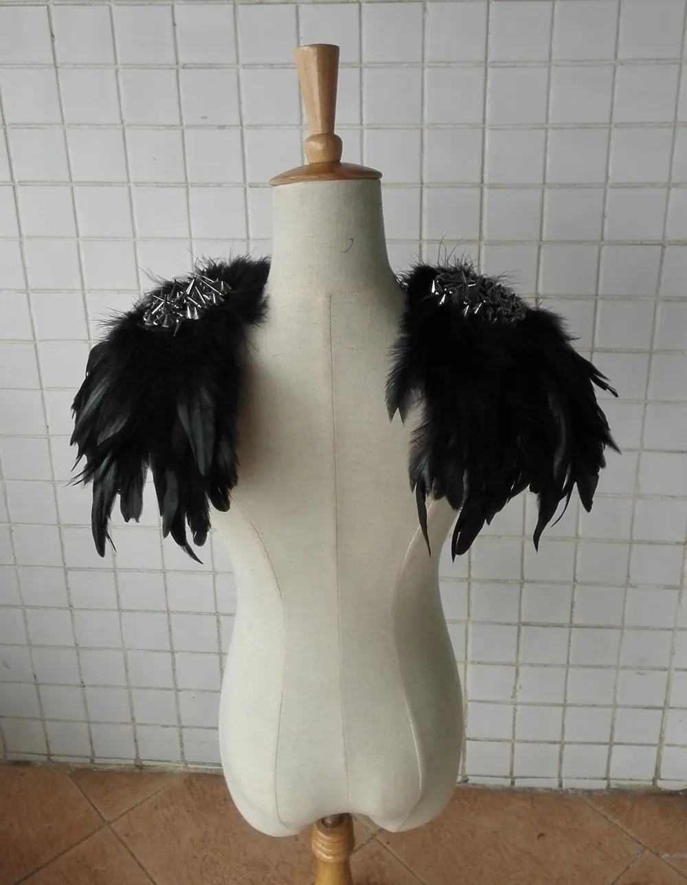 Handmade coque feather shoulder epaulettes with spike applique #FSP16004