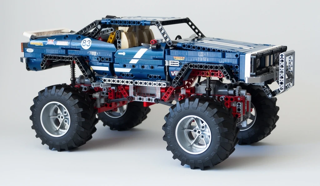 LP 20011 technic наборы супер классика Ограниченная серия внедорожников 20014