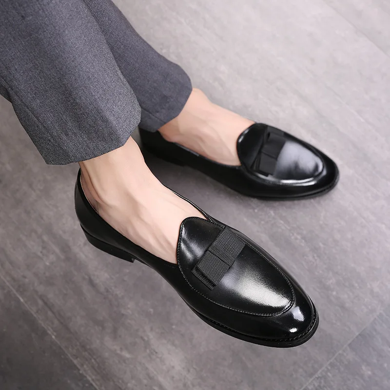 Большие размеры 38-48; классические цветные мужские туфли с острым носком; повседневные свадебные туфли; модельные туфли; Лидер продаж года - Цвет: Черный