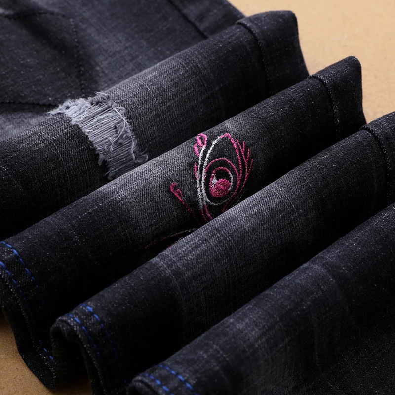  2018 Europeans Style Men Fashion Embroidery Slim Black Jeans Decor Bee Hole Personal Man Casual Street Club Party Amazing Jean
