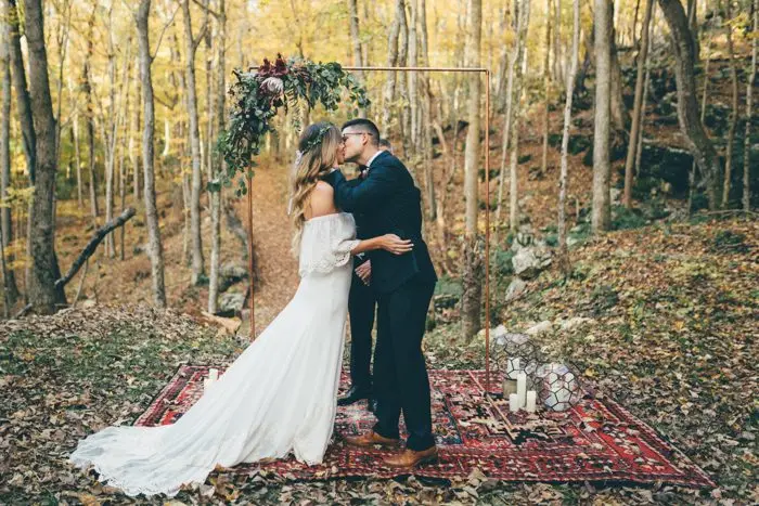 this-oakleaf-cottage-wedding-perfectly-nails-free-spirited-sophistication-amber-phinisee-53-700x467