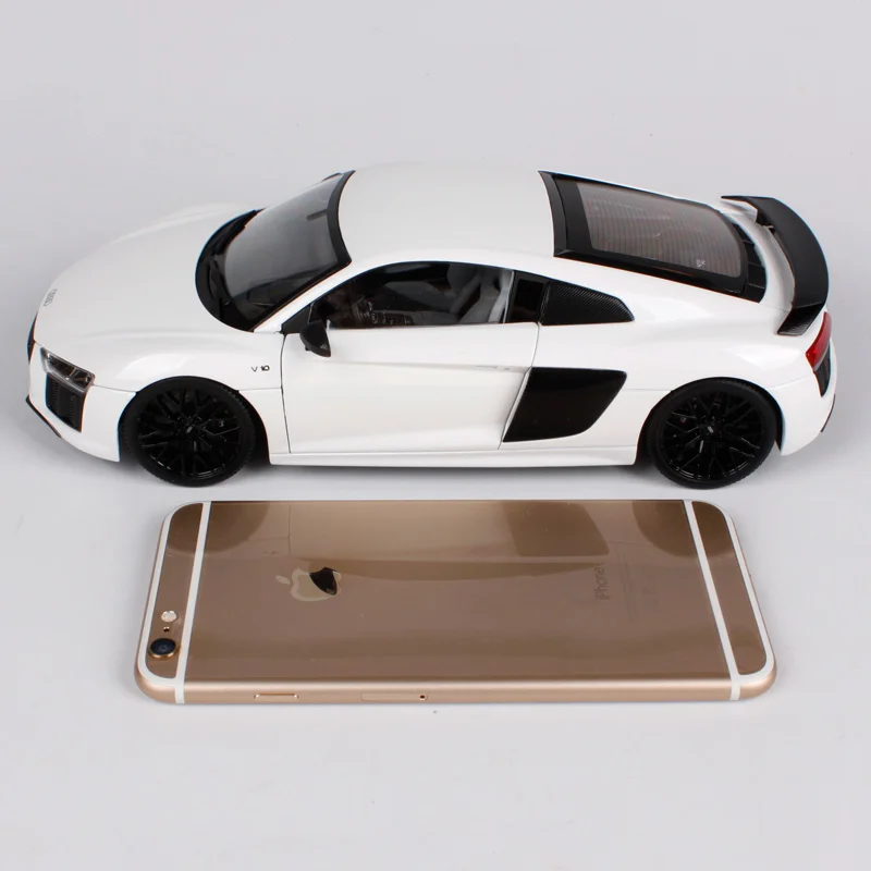 Спортивный автомобиль Maisto 1:18 Audi R8 V10 PLUS модель литая под давлением игрушечная