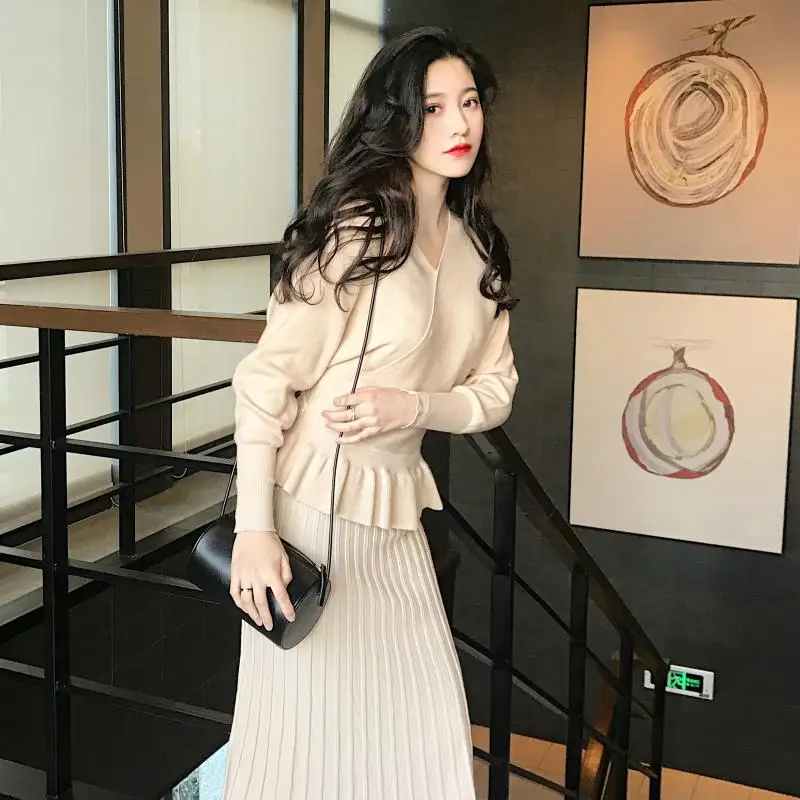 2018 Spring Women Suit V neck Closed Waist Knitted shirt
