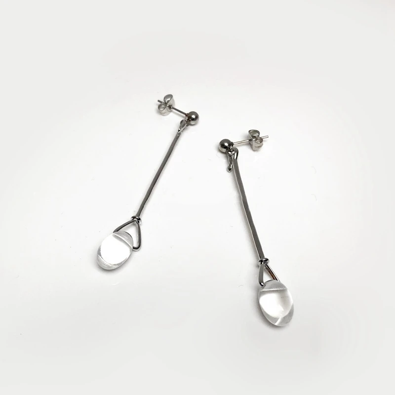 

Europeans and Americans design transparent crystal pendant earrings female long simple temperament cold wind net red Earrings