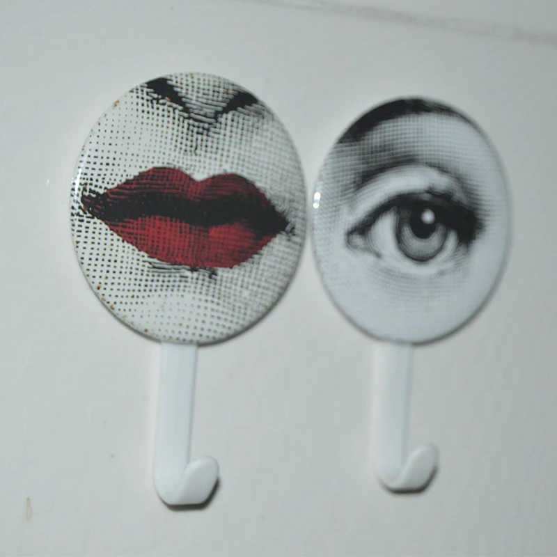 

Creative retro fornasetti plates pattern decorative wall hanging hook/towel hooks/plastics hanger for hat/towel home Pendant