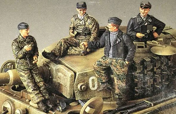 

1/35 Resin Kits WWII German Wittmann Tiger Tank Crew 4pcs/set (no tank)