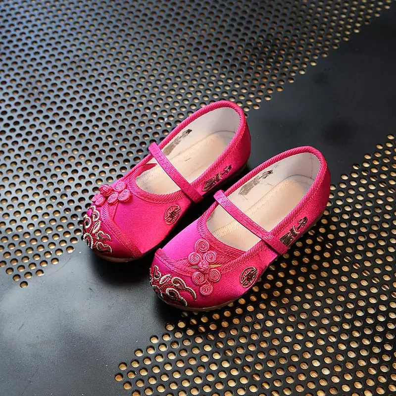 2018 Новые Девушки шелк вышитый цветок обувь классические китайцы детская обувь с вышивкой босоножки с закрытой пяткой