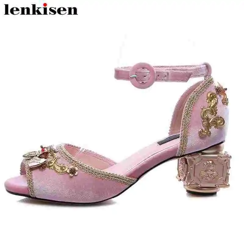 

Lenkisen ethnic oriental emboss peep toe flannel med heels buckle strap crystal metal decoration party meeting women sandals L23