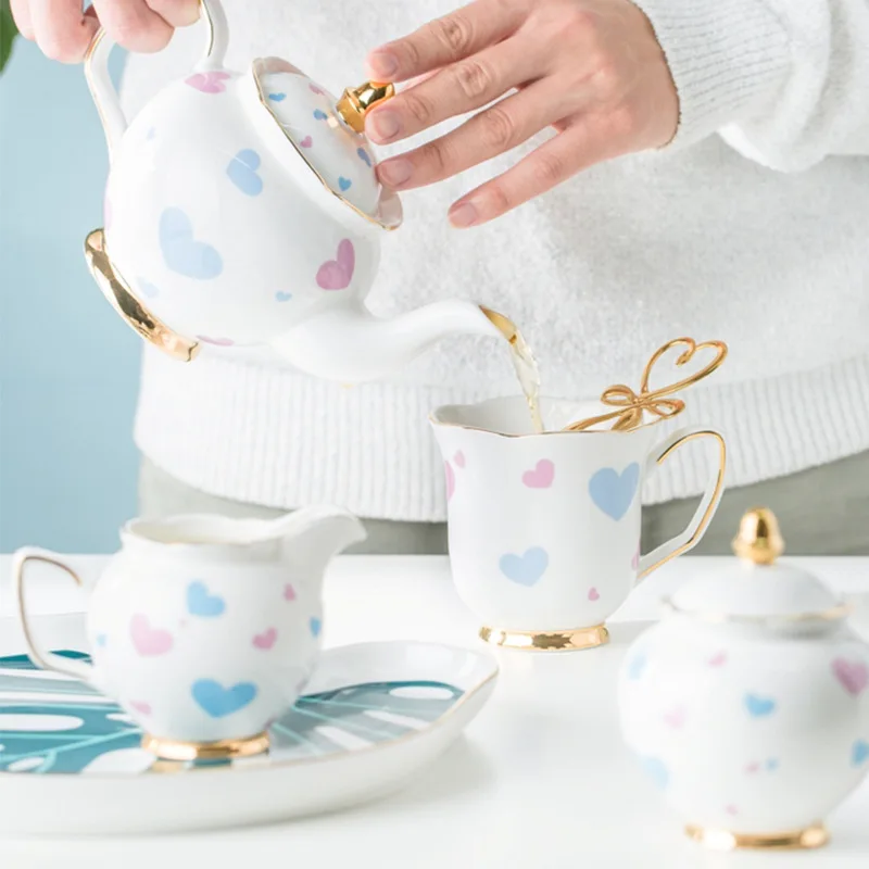 

1pc Nordic Luxury Love Porcelain Teapot Tea Tray Sugar Pot Milk Jug Coffee Mug Cup Saucer Set Wedding Gift