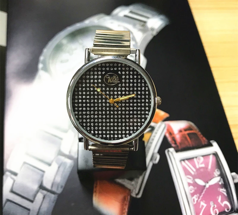 

Casual Men's Quartz Watch Vintage Stainless Steel Elastic Band Easy to Wear Luminous Hands Large Dials Starry Boys Fashion Watch