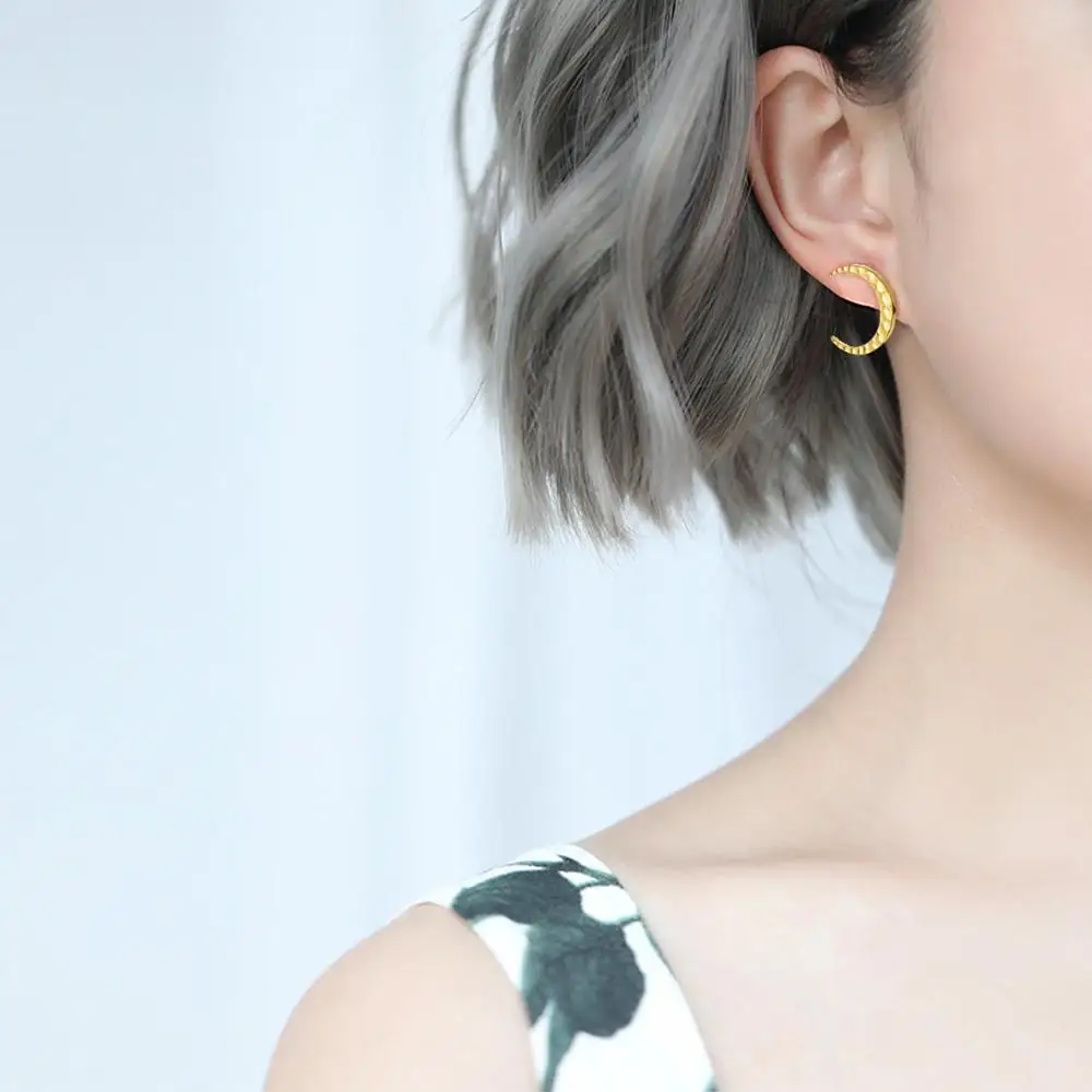 

SHDEDE Pure 925 Silver Earrings For Women Office Simple Design Moon Shape Pierced Elegant Simple classic Fashion Jewelry