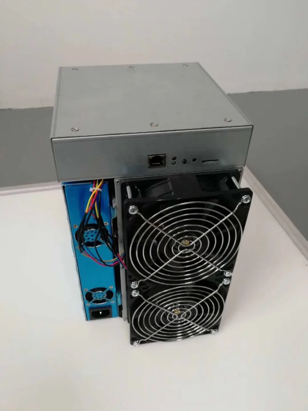 Aisenminer A1 25T±10% 2100W с оригинальным БП лучше, чем Love core A1 Aixin A1 whatsminer m3x