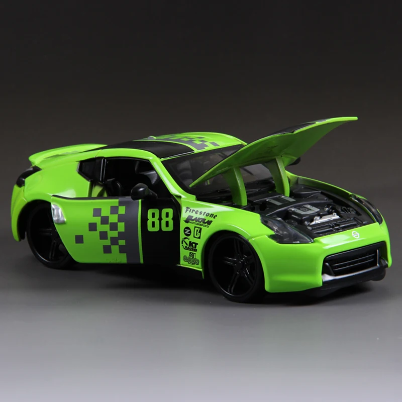 Коллекционная модель автомобиля Maitso 1:24 370Z зеленый гоночный автомобиль из сплава