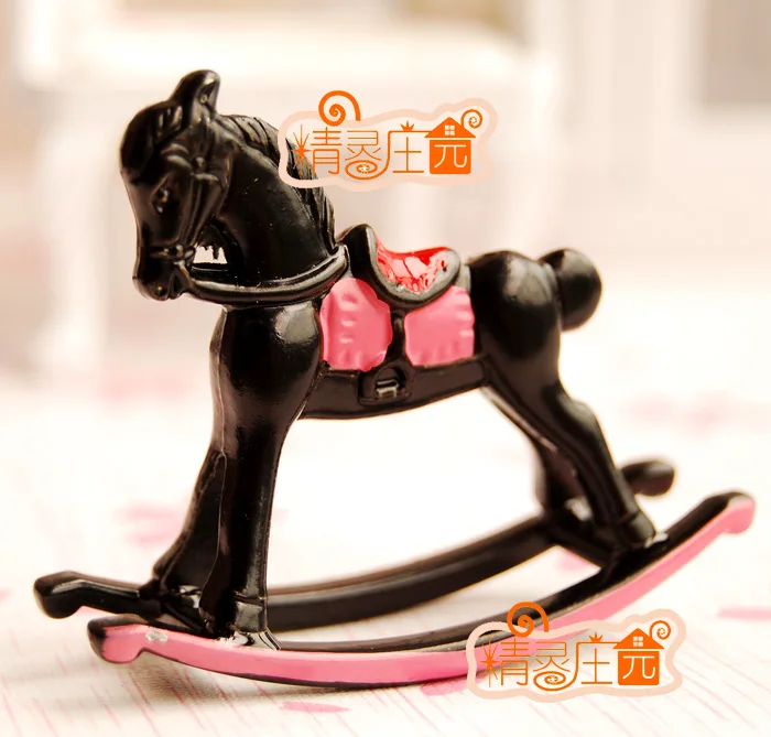 Mini dollhouse Mini furniture accessories painted metal small rocking horse cute playful