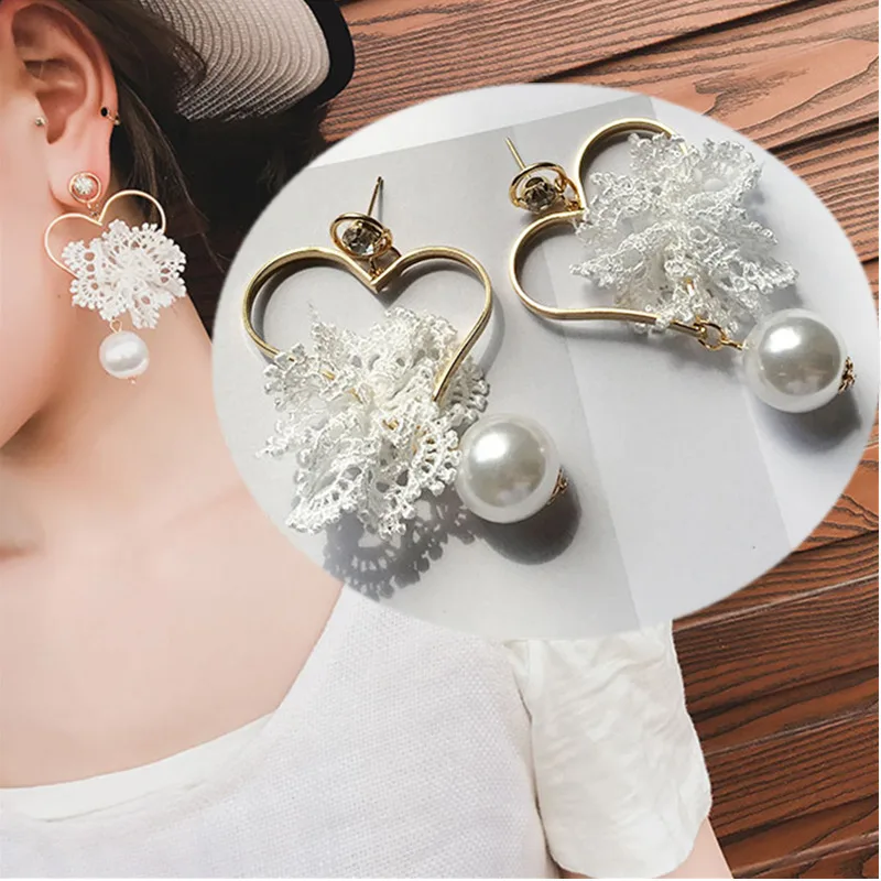 

Hot Sale Crystal Exaggerated Big Gold Heart Pendant Statement Gothic Snow Shape Laces Simulated-pearl Drop Earrings for Women