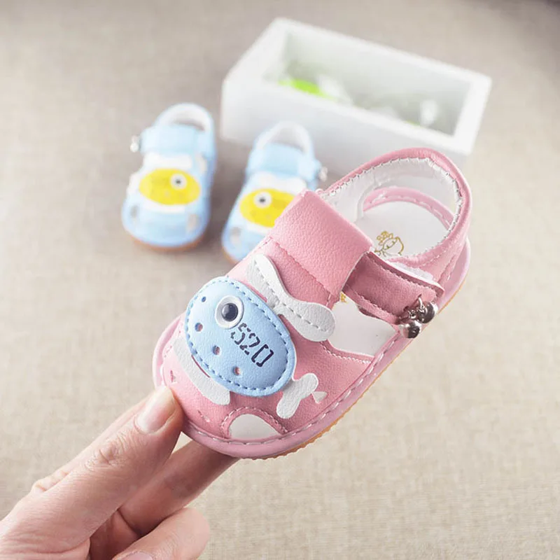 

Newborn Shoes Unisex 2019 New Soft Bottom Voiced Sandals Infant Non-slip Toddler Shoes with Fish Summer Baby Boys Girls Sandals