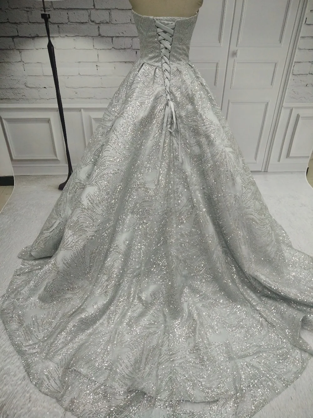 JaneVini Sparkly серебристыми блестками Для женщин платье для выпускного вечера Длинные бальное платье Милая развертки поезд Дубай свадебное