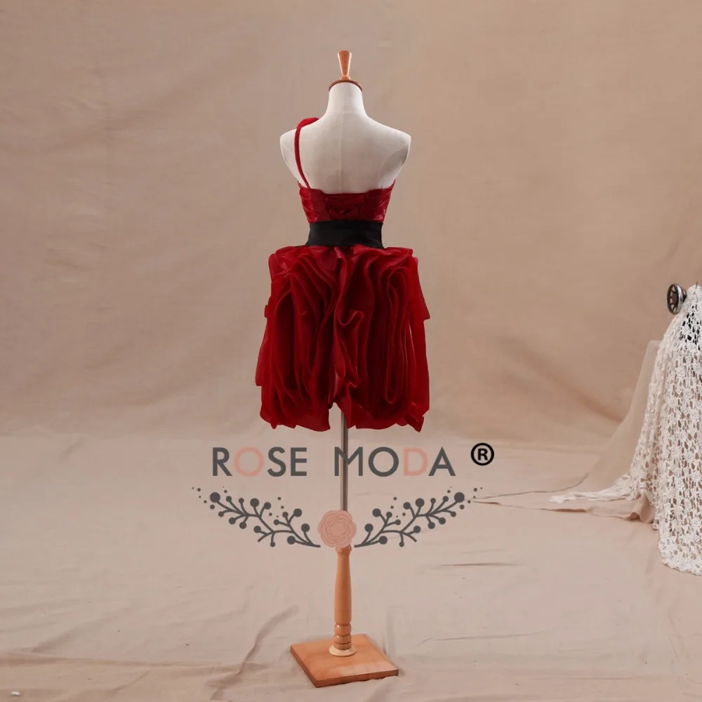burgundy prom dressb