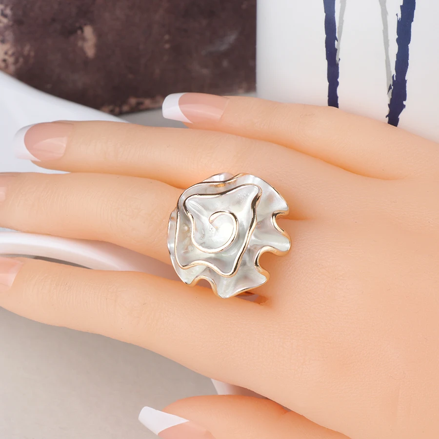 Kinel Hot Fashion White Enamel Rose Ring For Women Gold Color Fold Geometric Model Party Punk Rings Engagement Jewelry