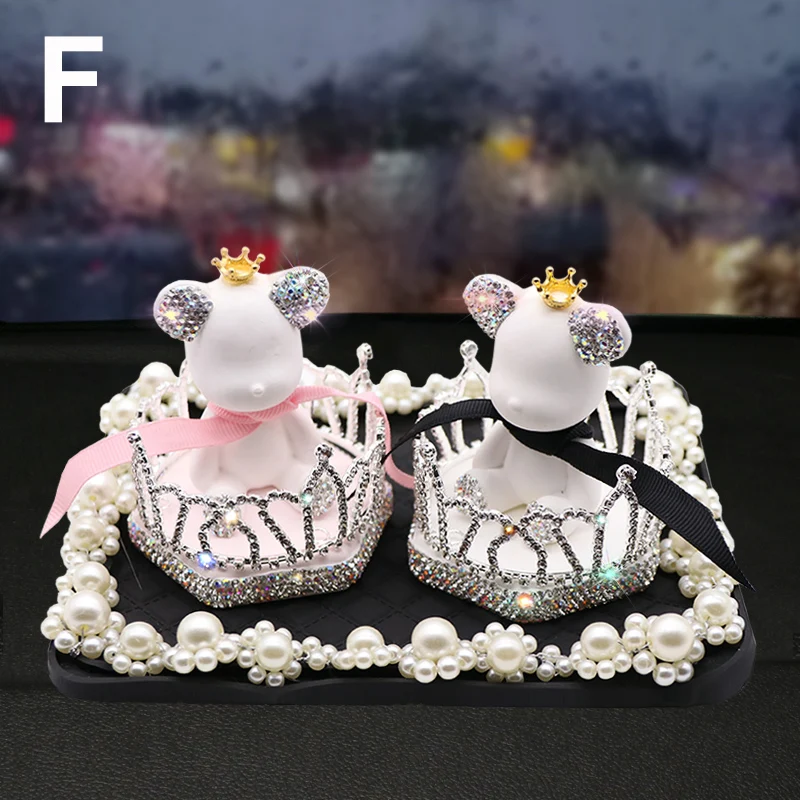 

Rhinestone Car Ornament Crystal Diamond Cute Cartoon Bear Ornament Automobiles Interior Dashboard Swing For Women