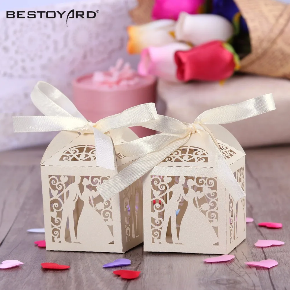 50pcs-Couple-Design-Luxury-Lase-Cut-Wedding-Sweets-Candy-Gift-Favour-Boxes-with-Ribbon-Table-Decorations (3)
