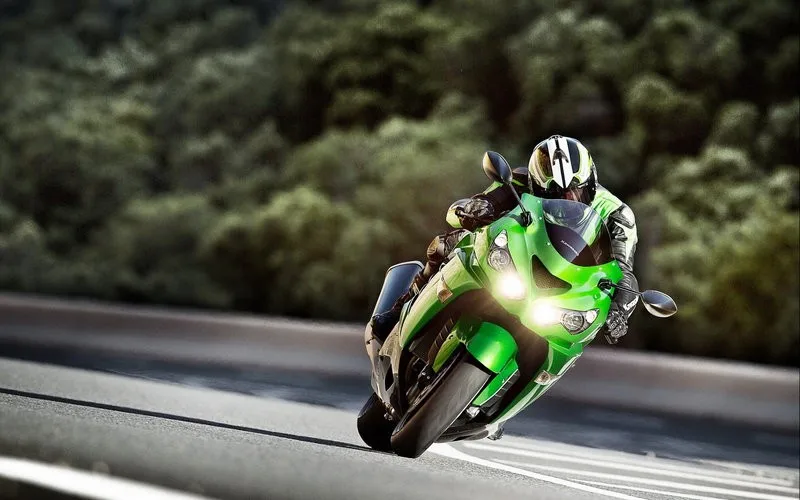 РњРѕС‚РѕС†РёРєР» Kawasaki zzr1400