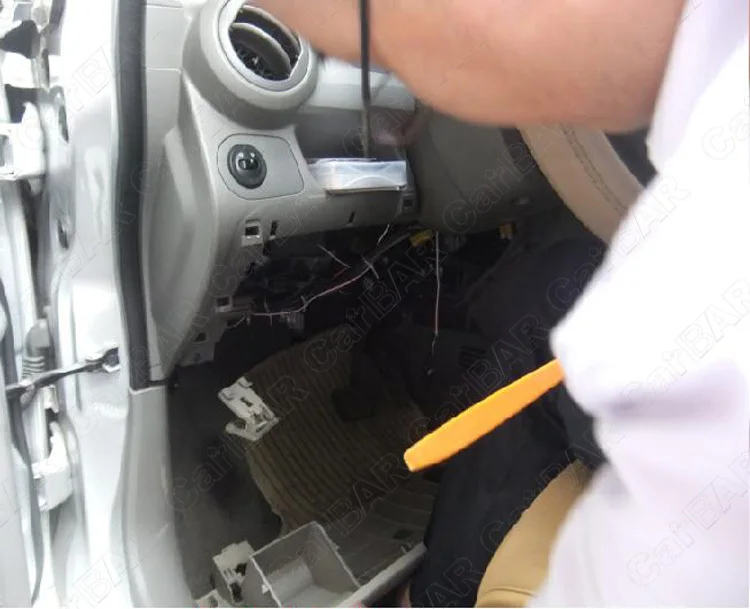 gps car alarm installing (2)