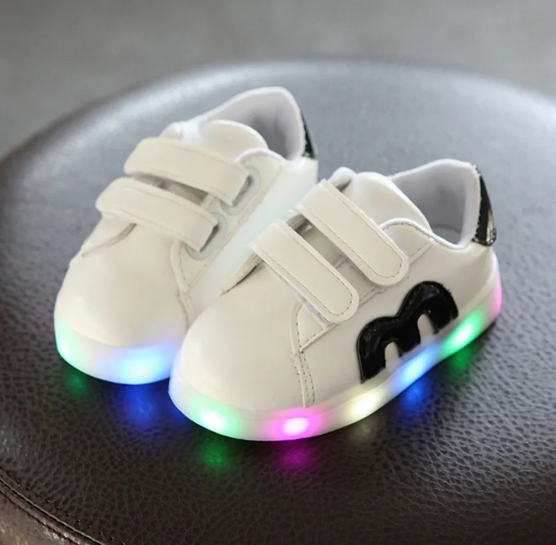 Детская обувь для мальчиков и девочек; спортивная обувь для бега; модные кроссовки для маленьких детей; size21-30 со светодиодной подсветкой - Цвет: black