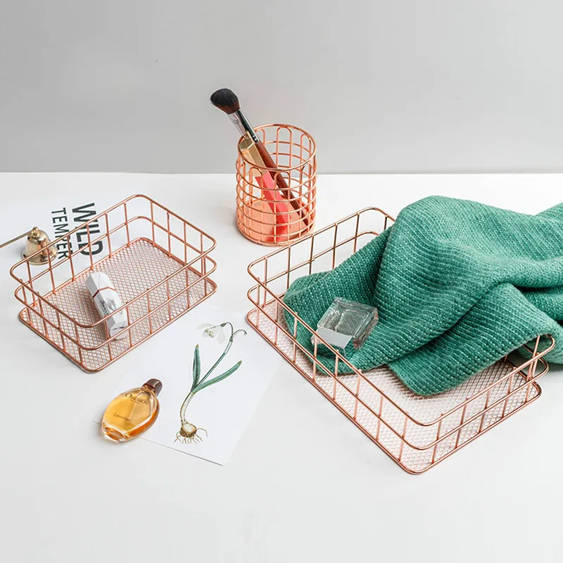 

Nordic Gold Wrought Iron Debris Storage Basket Brush Tube Home Storage Ornaments