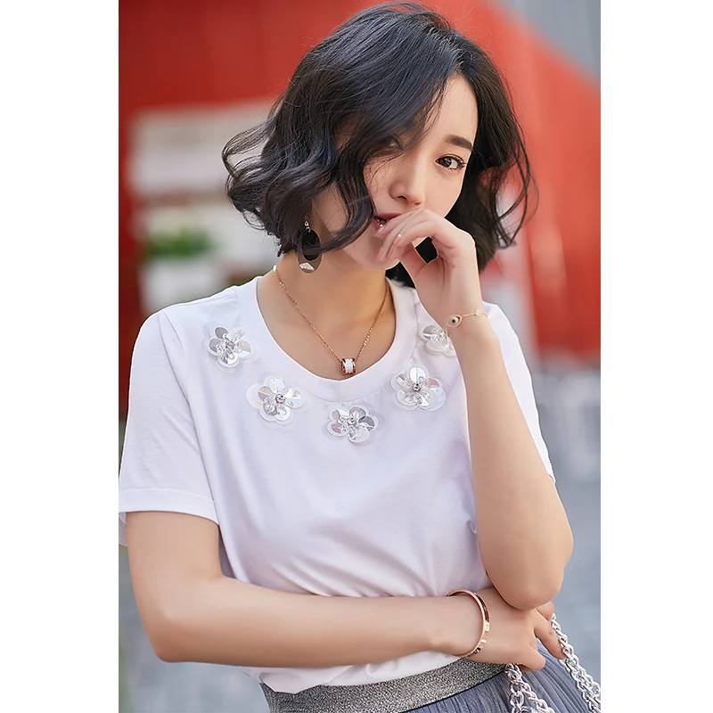 

2018 new Slim sexy Casual women tees short Regular summer O-Neck Floral Sequined top Embroidery printing T-shirt