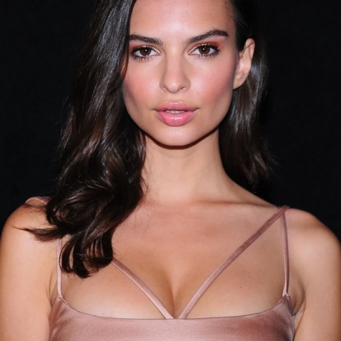 Emily Ratajkowski At Arrivals For 67Th Annual Parsons Fashion Benefit Photo Print (8 x 10)