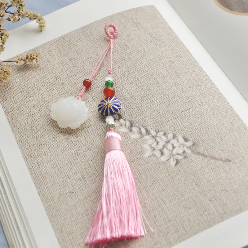 

Brooch female accessories checking classical Chinese style restoring ancient ways cheongsam pressure inner button tassel pendant