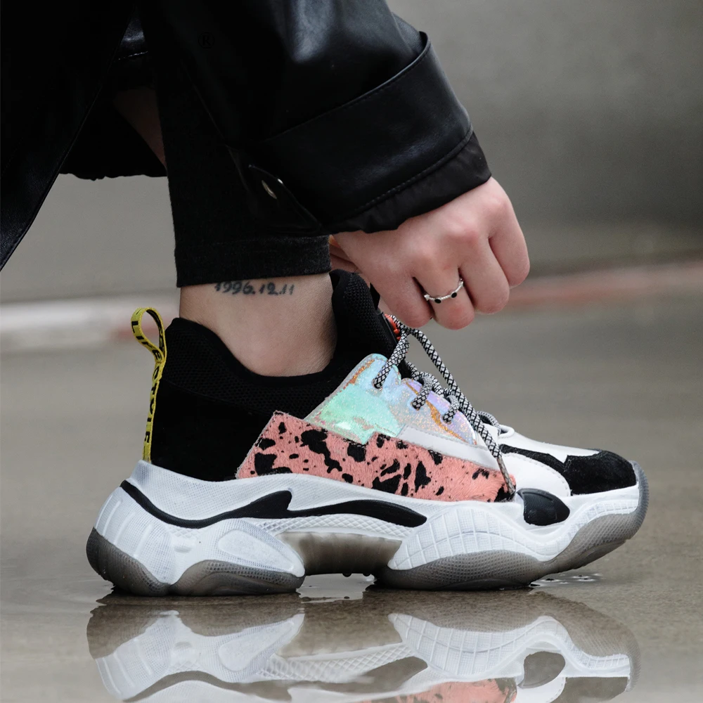 women's fashion with sneakers