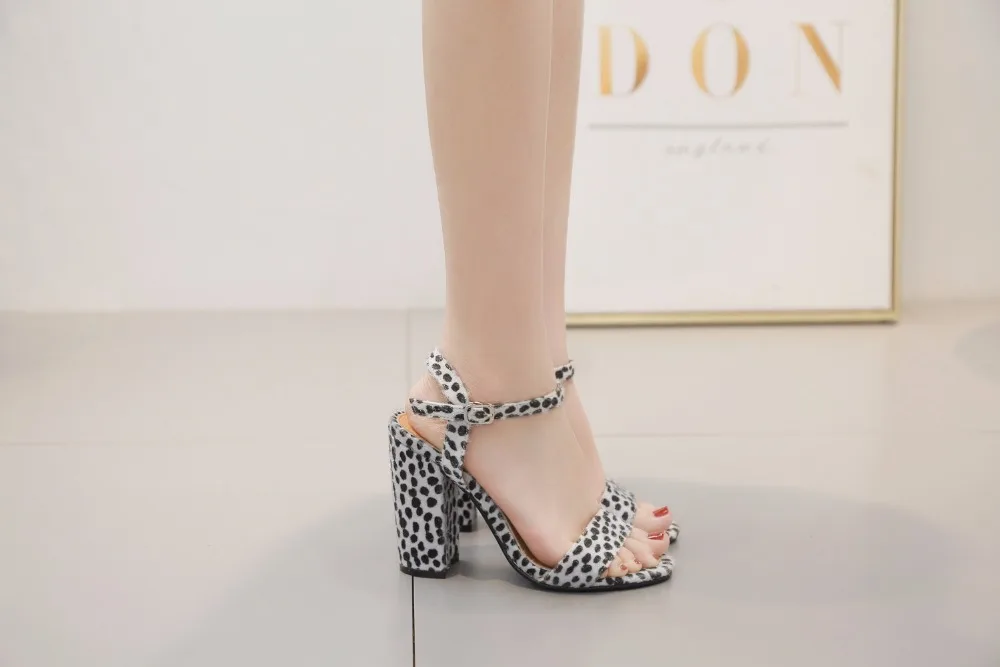 899A0061