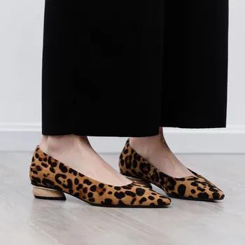 

GPOKHDS 2019 women Pumps soft Kid Suede autumn spring slip on Rome style leopard color pointed toe low heels shoes