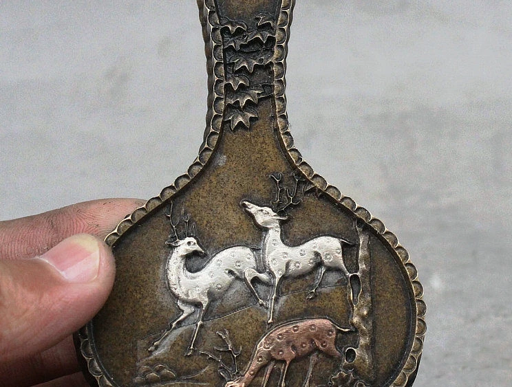 

4" Old Chinese Royal Palace Auspicious Bronze Geng Chen 3 Sika Deer Paperweight