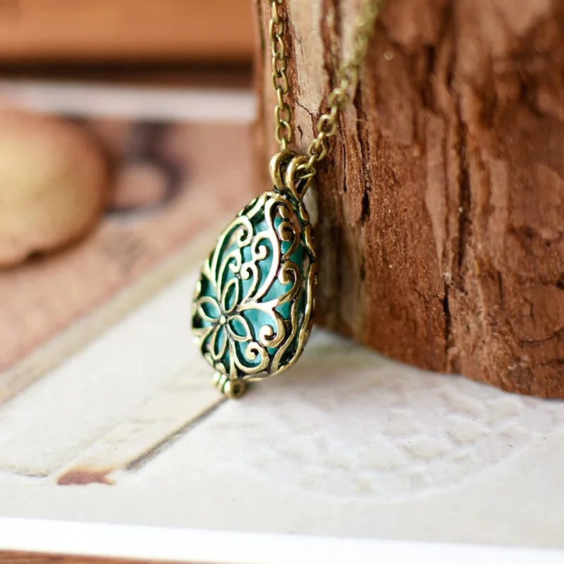 Flyleaf Vintage Hollow Carving Flower Necklaces & Pendants For Women Essential Oil Aromatherapy Retro Jewelry - Image 2