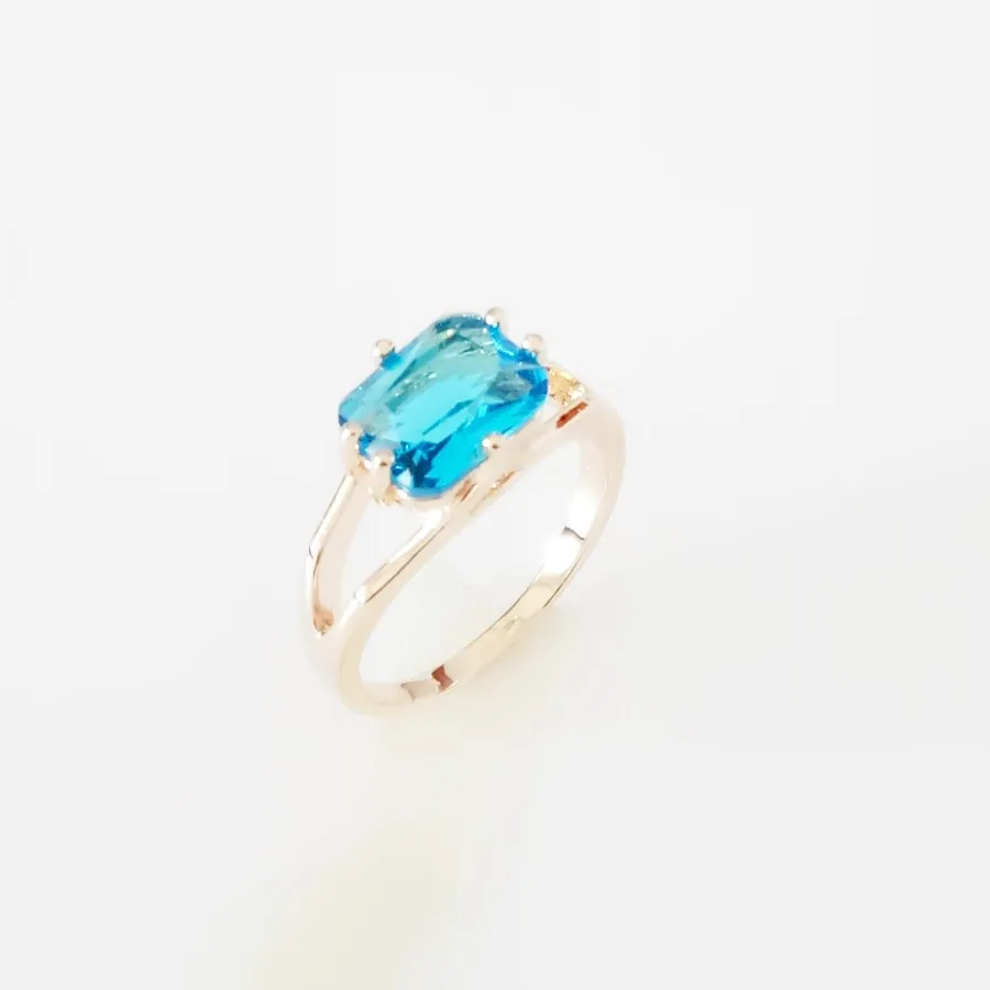 

Hot Sell 585 Rose Gold Color Jewelry Trendy New Arrival Square Light Blue Cubic Zircon Women Engagement Rings