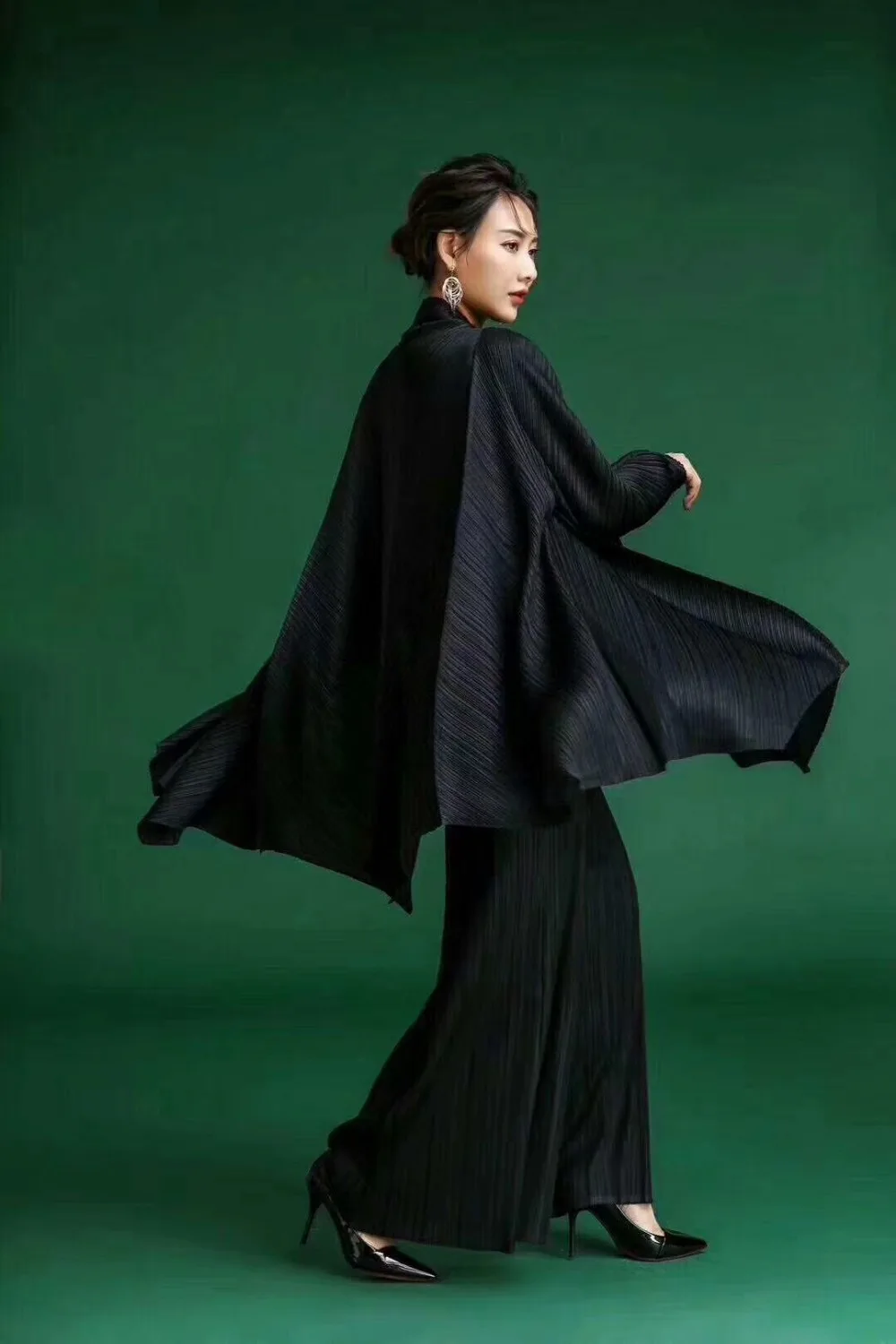 Miyake раза с отложным воротником длинные рукава, и пуговицы рукав "летучая мышь" свободный жакет