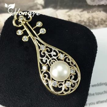 

Hongye Chinese Lute Shape Beautiful Brooch Pin Female Vintage Coat Jewelry 18k Gold Enamel Fine Workmanship Brooches for Women