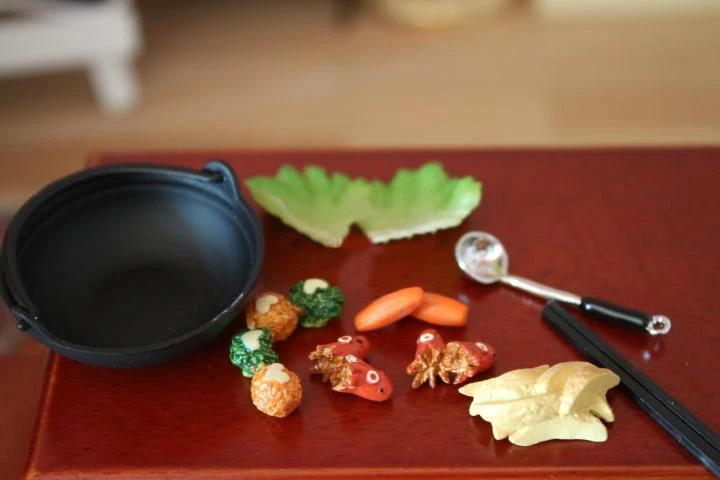 G10-X052 الأطفال طفل هدية لعبة 1:12 دمية مصغرة الأثاث مصغرة rement اكسسوارات شنقا إناء/ قدر مجموعة