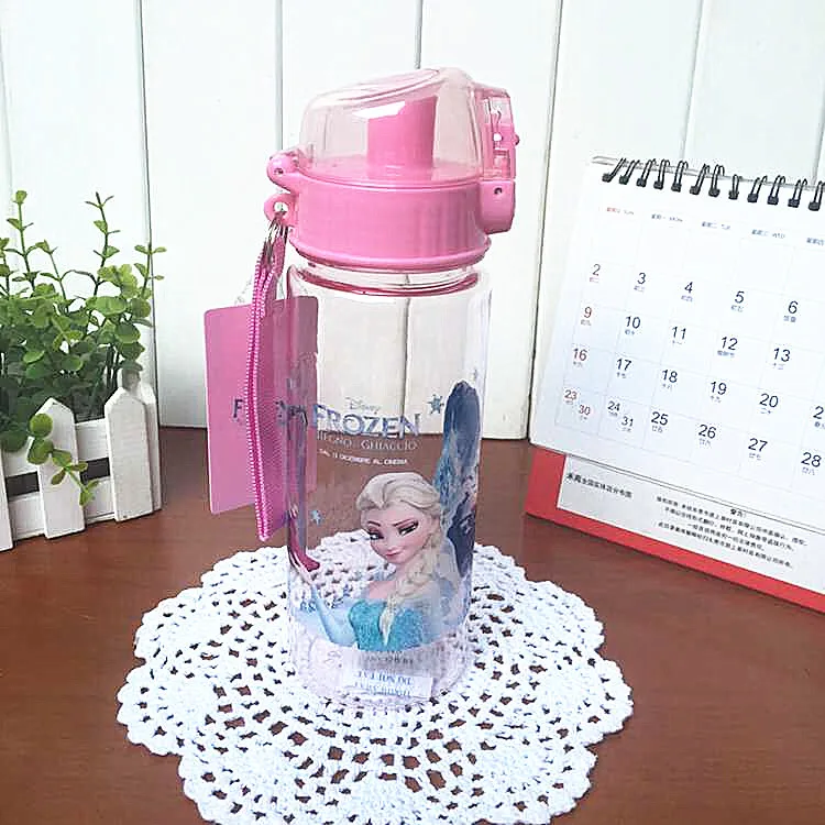 480 мл Дисней Принцесса Замороженные детские чашки соломинки для детского сада пластиковая бутылка воды Эльза разбивающий переносной чайник - Цвет: 550ml