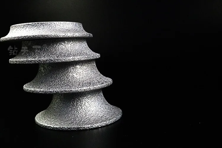 3149689403_645095048