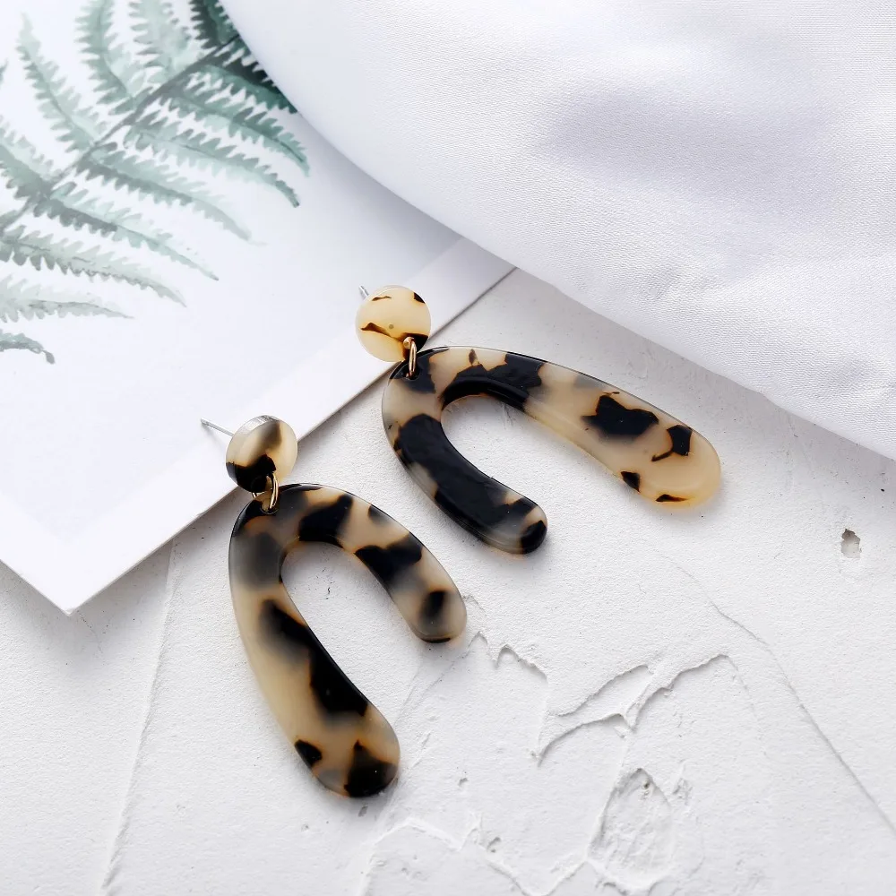

High Quality Leopard Print Geometric Shaped Pendant Acrylic Stud earrings For Women Fashion Ear Jewelry gifts
