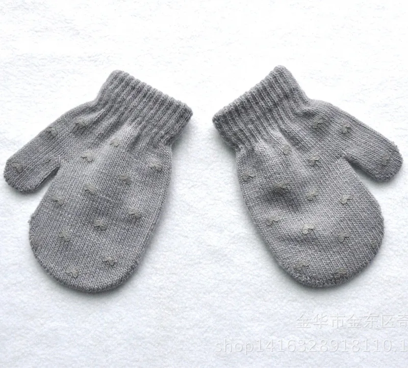 Дешевые теплые зимние осенние детские вязаные перчатки с длинными пальцами, милые вязаные перчатки для мальчиков с принтом в виде звезд и сердечек